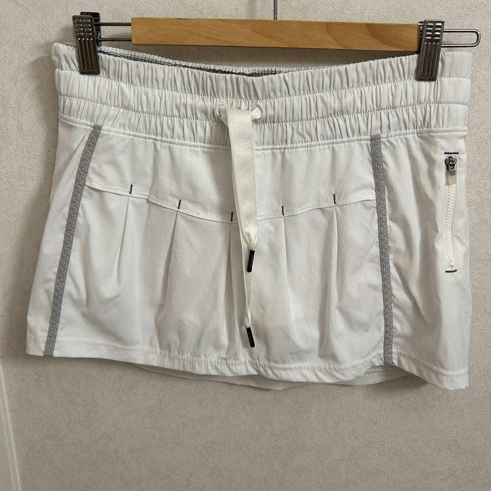 NWT Lululemon leader of the track skirt size 4